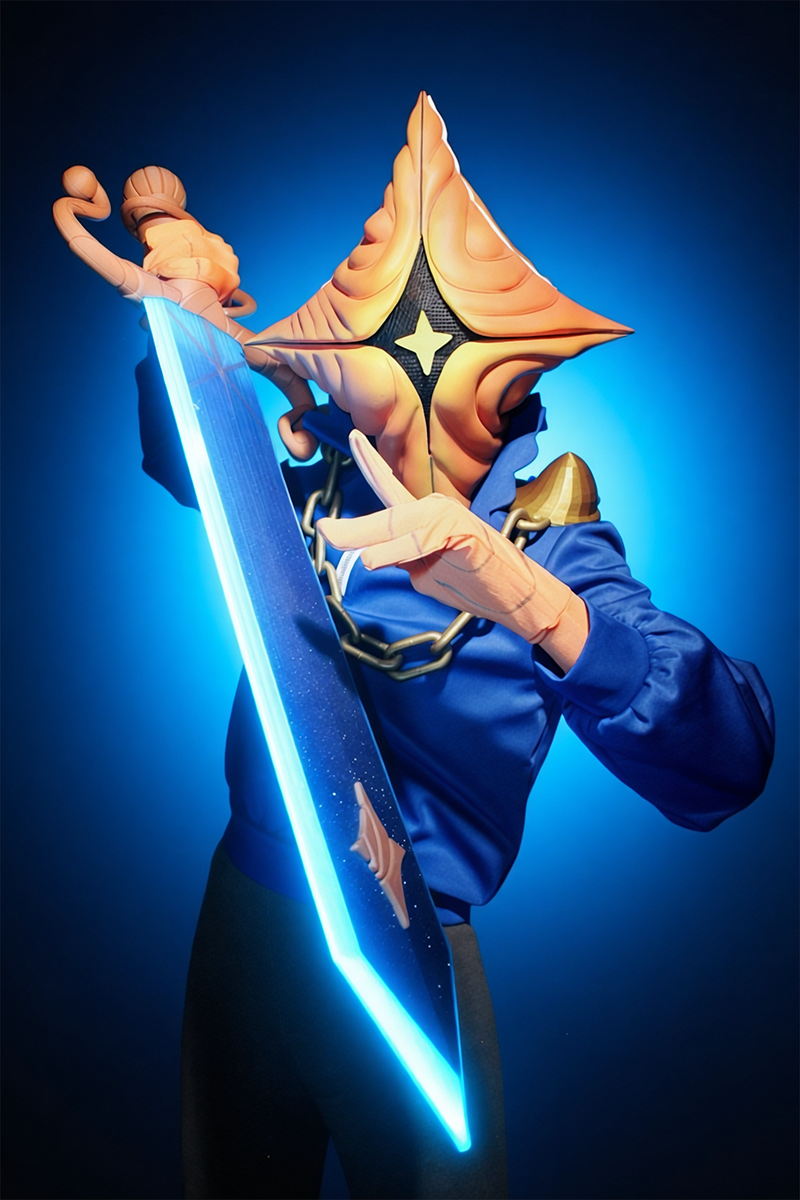 Picture of a Regent cosplay in a dynamic pose aiming the sword towards the viewer.